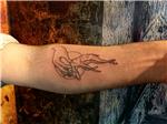 geyik-karaca-ve-el-dovmesi---deer-and-hand-tattoo