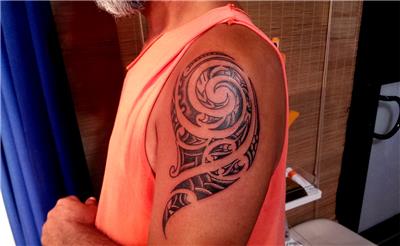 spiral-helezon-salyangoz-kabugu-fosili-dovmesi---spiral-snail-fossil-tattoo-