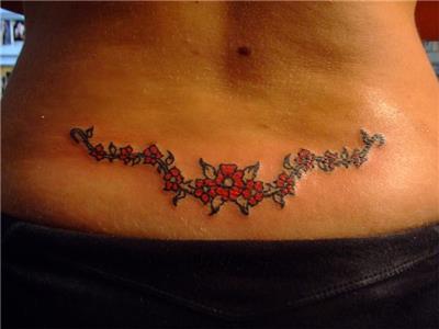 cicek-sarmasik-bel-dovmesi---flowers-ivy-tattoos