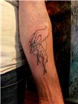 geyik-karaca-ve-el-dovmesi---deer-and-hand-tattoo