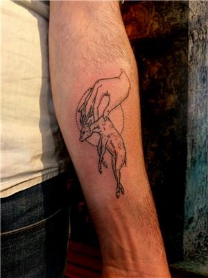 geyik-karaca-ve-el-dovmesi---deer-and-hand-tattoo