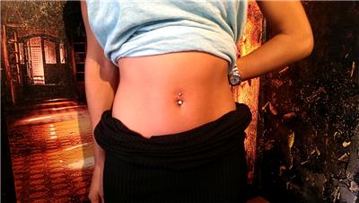 tasli-gobek-piercing---belly-button-navel-piercing