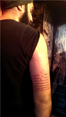 dikenli-tel-ve-ucan-kuslar-ozgurluk-dovmesi---barbed-wire-and-flying-birds-tattoo