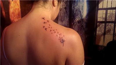 karahindiba-harfler-ve-kuslar-dovmesi---dandelion-birds-letters-tattoo-