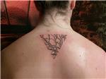 ters-ucgen-icinde-dallar-sirt-dovmesi---branches-in-inverted-triangle-tattoo