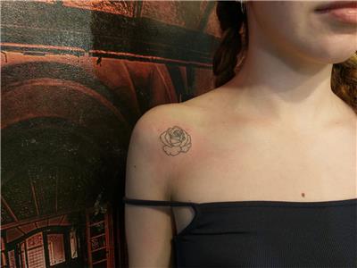 omuza-cizgisel-gul-dovmesi---rose-tattoo