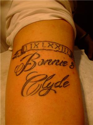 tarih-ve-bonnie-and-clyde-yazid-dovmesi---date-bonnie-and-clyde-tattoo