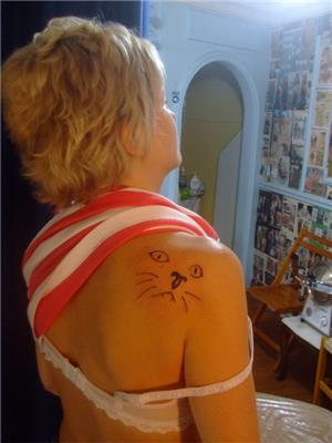 omuza-kedi-yuzu-dovmesi---cat-face-tattoo