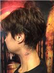 boyuna-harf-dovmesi---neck-letter-tattoo