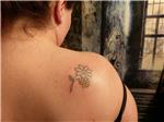 omuza-papatyalar-dovmesi---daisy-tattoos-on-back-shoulder