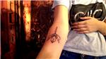 cizgisel-kus-ve-cicek-dovmesi---flower-and-bird-line-work-tattoo