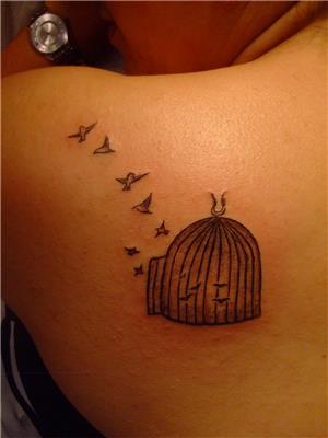 kafesten-ozgurluge-ucan-kuslar-dovmesi---bird-cage-tattoos