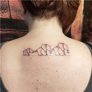 Srta Origami Fil Ailesi Dvmesi / Origami Elephant Tattoos on Back