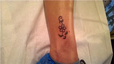 ayak-bilegine-cicek-dovmesi---flower-tattoos