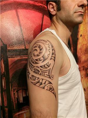 spiral-helezon-salyangoz-kabugu-fosili-dovmesi---spiral-snail-fossil-tattoo