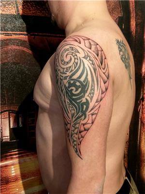 tribal-maori-kol-dovmesi-buyutme-calismasi---tribal-maori-arm-tattoo