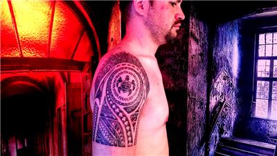 maori-kol-omuz-kapama-dovmesi---maori-sleeve-tattoo