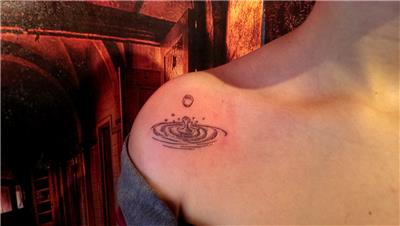 su-damlasi-dovmesi---water-drop-tattoo