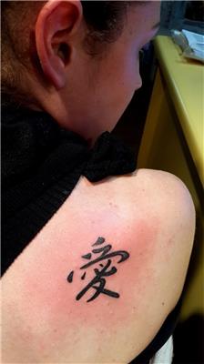 japonca-kanji-ask-dovmesi---japanese-kanji-love-tattoo-