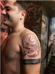 kanat-dovmesi-uzerine-tribal-omuz-dovmesi-ve-kol-bandi---wing-tattoo-cover-up-with-tribal-and-band-tattoo