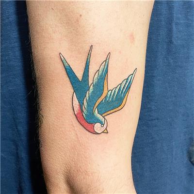 old-school-kirlangic-dovmesi---old-school-swallow-tattoo