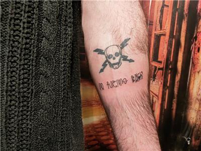 no-turning-back-hiyeroglif-yazi-dovmesi---no-turning-back-hieroglyphic-tattoo