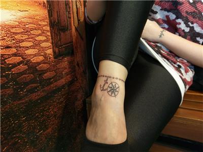 ayak-bilegine-capa-ve-pusula-hal-hal-dovmesi---anchor-and-compass-anklet-tattoo