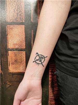 muzik-sembolu-dovmesi---no-music-symbol-tattoo