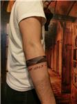 golgeli-serit-bant-ve-kolu-saran-tarih-dovmeleri---shaded-band-and-date-tattoo