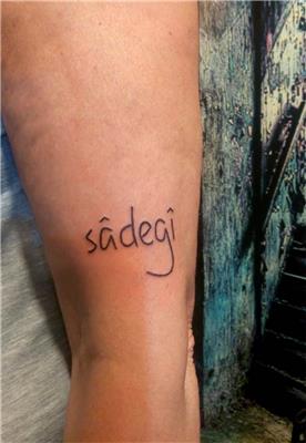 sadegi-sadelik-anlaminda-isim-dovmesi---name-tattoos