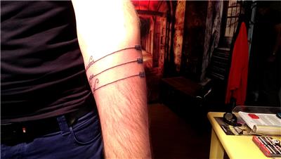 kolu-saran-ok-ve-isim-dovmeleri---arrow-and-name-tattoos