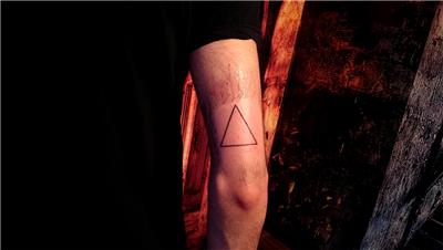 ucgen-dovmesi---triangle-tattoo