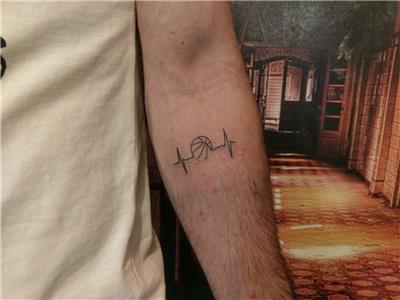 basketbol-topu-ve-kalp-ritmi-dovmesi---basketball-and-heart-beat-tattoo