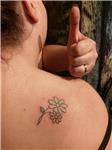 omuza-papatyalar-dovmesi---daisy-tattoos-on-back-shoulder