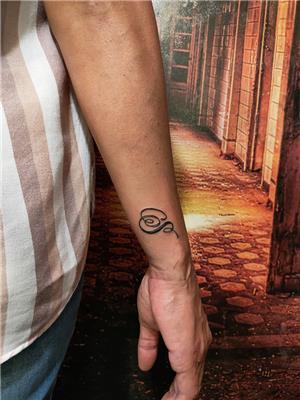 s-harfi-dovmesi---s-letter-tattoo
