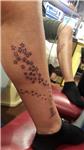 yildizlar-ve-cop-adamlar-dovmesi---stars-and-stickman-tattoo