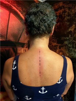 mors-alfabesi-ile-sevgi-ask-anlaminda-sirt-dovmesi---morse-alphabet-love-back-tattoo