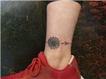 ayak-bilegi-cizgi-ay-cicegi-dovmesi---line-sunflower-tattoo-
