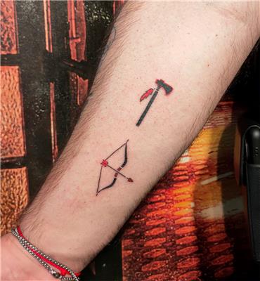 kizilderili-balta-ve-ok-yay-dovmesi---indian-axe-and-arrow-bow-tattoo