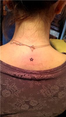 enseye-kucuk-yildiz-dovmesi---little-star-tattoos