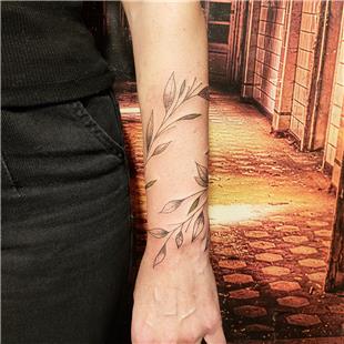 Kol zerine Yapraklar Dvmesi / Leaves Tattoo on Arm