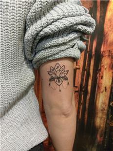 Lotus iei ve Harfler Dvmesi / Lotus Flower and Letters Tattoo