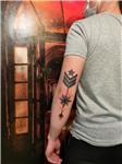 rutbe-dovmesi-pusula-ve-ok-ile-duzetme-calismasi---rank-arrow-and-compass-fixed-tattoo