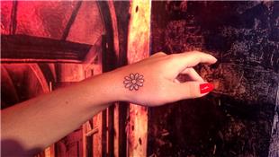 El zerine Papatya Dvmesi / Daisy Tattoo on Hand