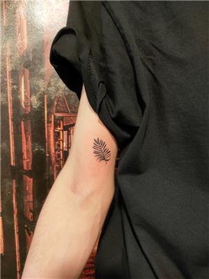 kol-icine-yaprak-dovmesi---leaf-tattoo