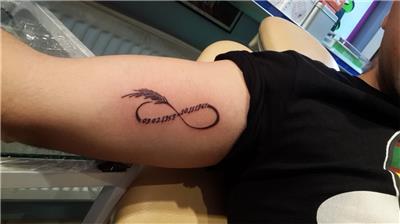 sonsuzluk-isareti-tarih-ve-basak-dovmesi---infinity-symbol-tattoos