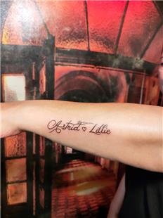Astrid Kalp ve Lillie sim Dvmeleri / Astrid and Lillie Name Tattoos