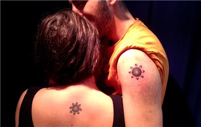 ciftler-icin-sembolik-minimal-gunes-dovmesi---couple-sun-symbol-tattoo