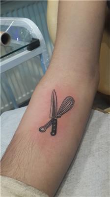 bircak-ve-cirpici-sef-asci-dovmesi---knife-and-mixer-chef-tattoos