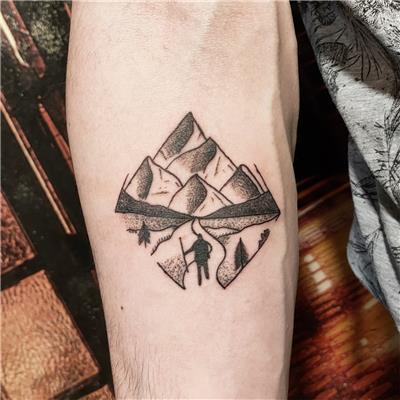 daglar-nehir-ve-cam-agaclari-dovmesi---mountains-pines-and-river-tattoo